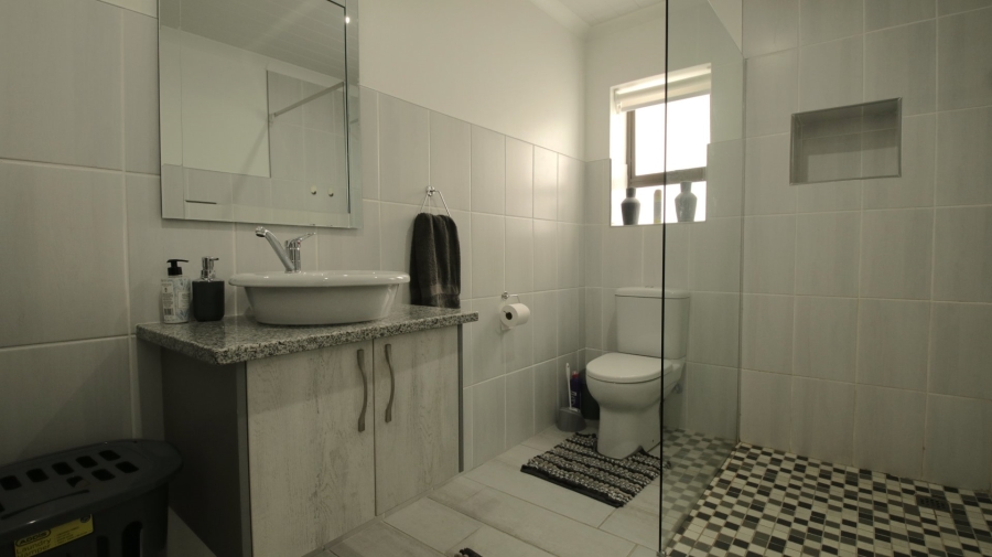 5 Bedroom Property for Sale in Dana Bay Western Cape